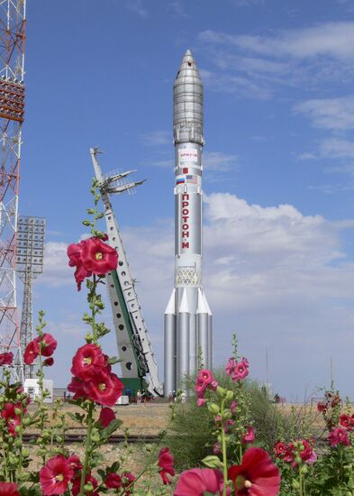Arrangements to launch Proton rocket at Baikonur space center