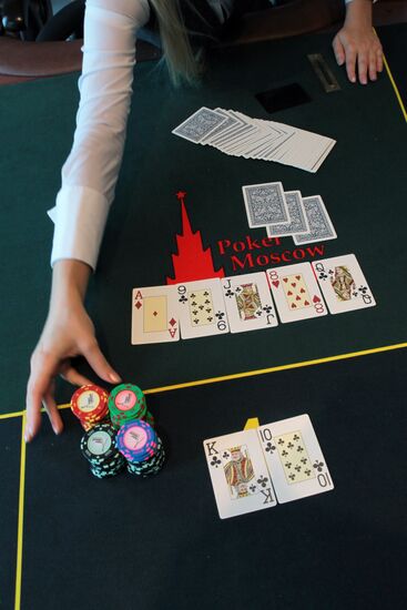 A poker tournament at PokerMoscow school