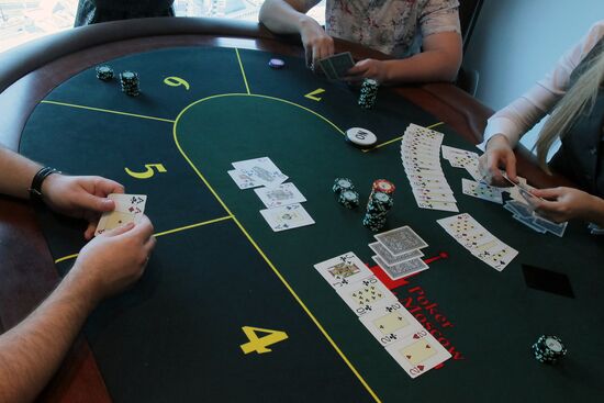 Sports poker at the PokerMoscow school