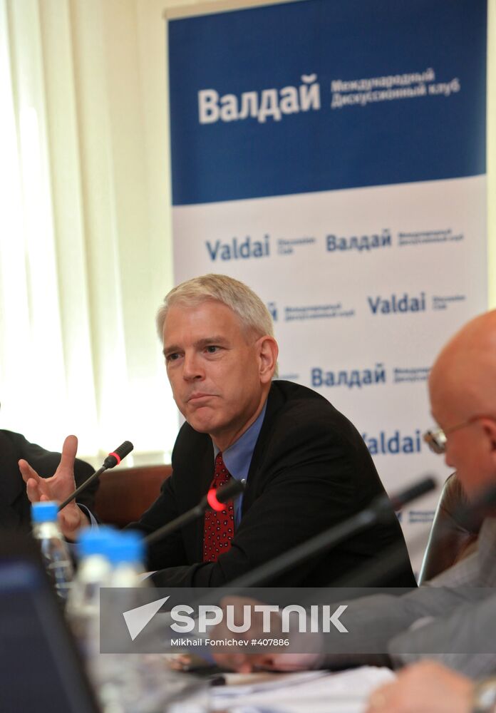 Russian and US political analysts at Valdai forum