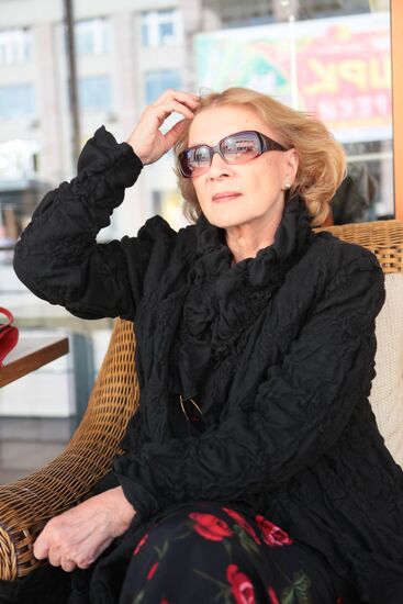 Alla Demidova attending Kumir actor awards ceremony