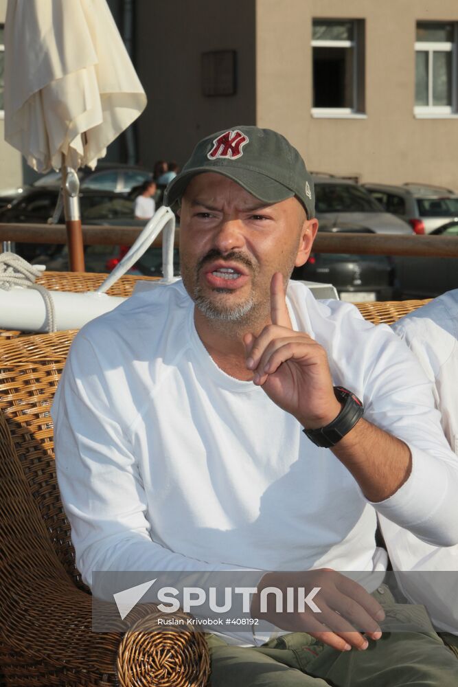 Fyodor Bondarchuk attending Kumir actor awards ceremony