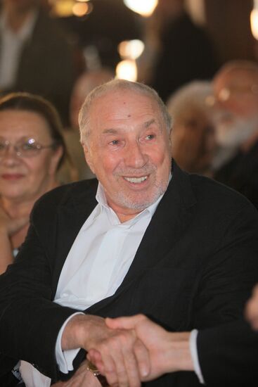 Sergei Yursky attending Kumir actor awards ceremony