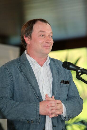 Sergei Ursulyak attending Kumir actor awards ceremony