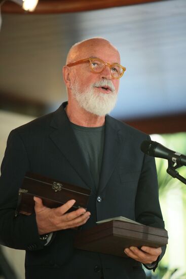 Irakly Kvirikadze attending Kumir actor awards ceremony