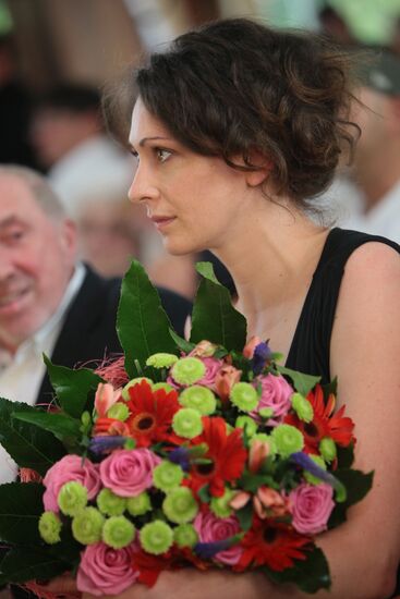 Kseniya Rappoport attending Kumir actor awards ceremony