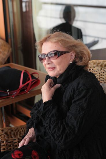 Alla Demidova attending Kumir actor awards ceremony