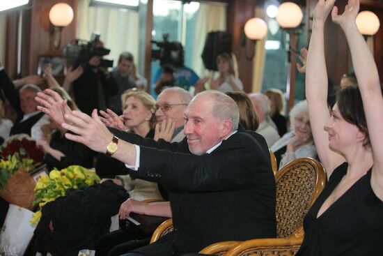 Sergei Yursky attending Kumir actor awards ceremony