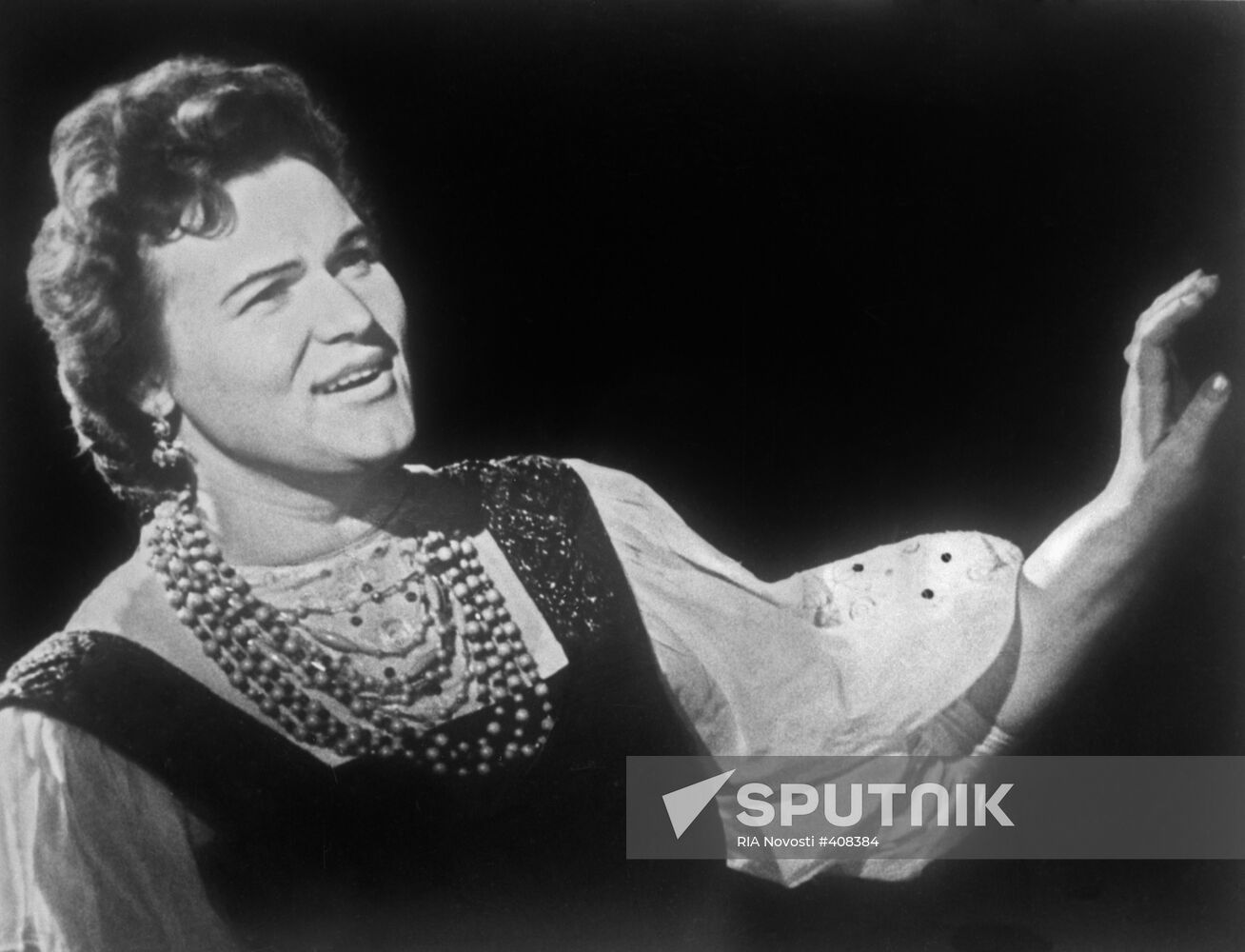 Lyudmila Zykina sings