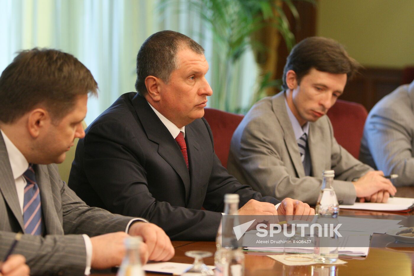 Igor Sechin meeting with Taner Yildiz