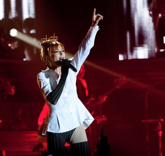 Mylène Farmer gives concert in Moscow