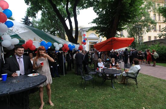 Reception in U.S. Embassy to celebrate Independence Day