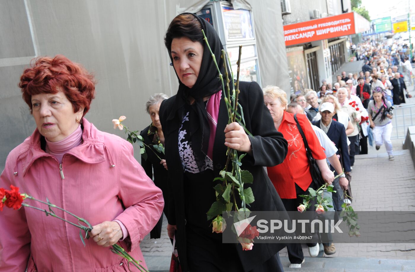 Paying last respects to Lyudmila Zykina