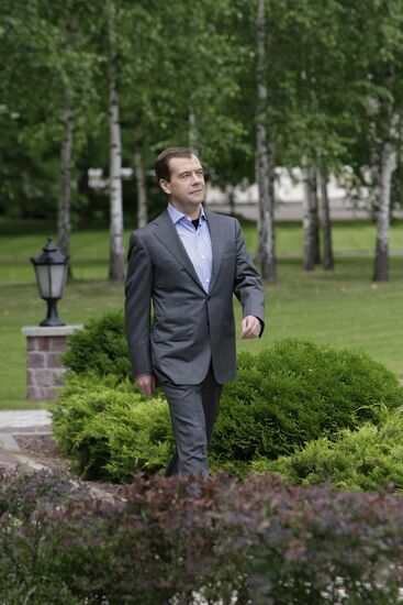 Dmitry Medvedev meets with Seliger 2009 forum participants