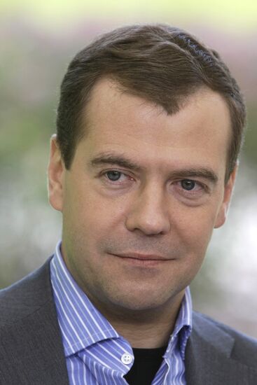 Dmitry Medvedev meets with Seliger 2009 forum participants