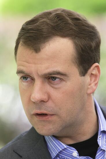 Dmitry Medvedev meets with Seliger 2009 forum participants