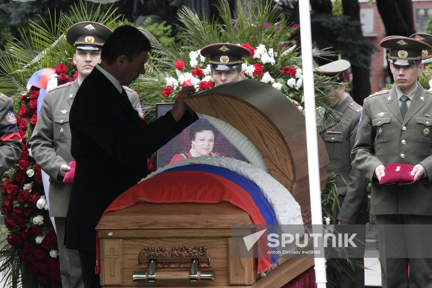 Lyudmila Zykina's funeral