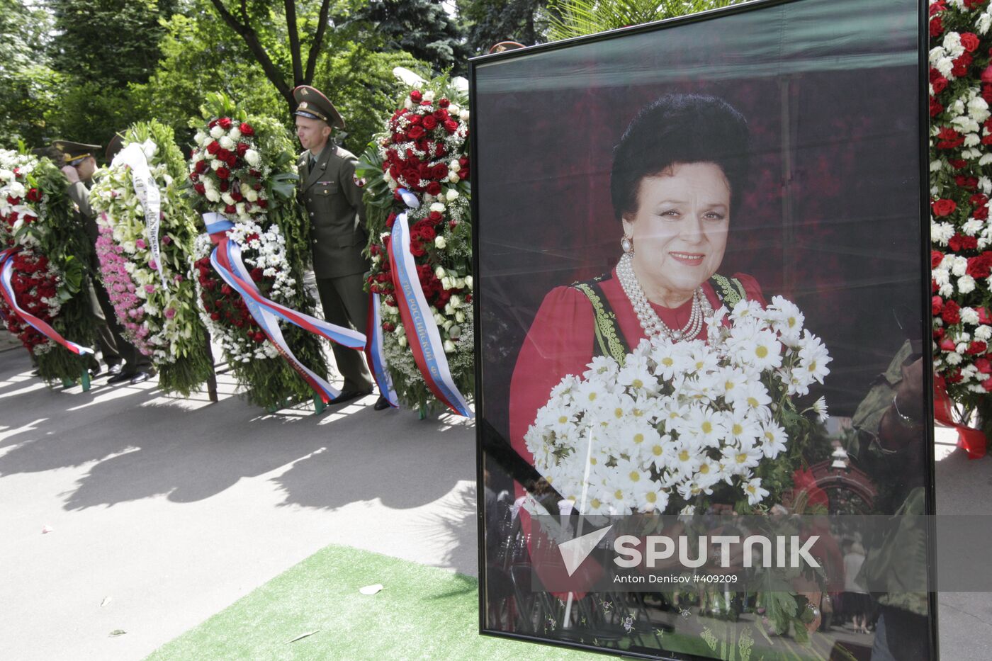Lyudmila Zykina's funeral