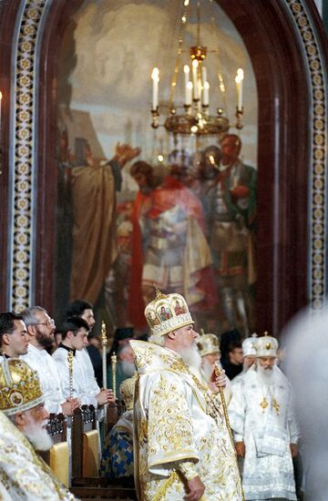 Russian Orthodox Church canonizes 860 martyrs