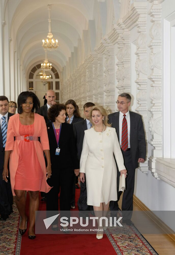 Svetlana Medvedeva meets with Michelle Obama