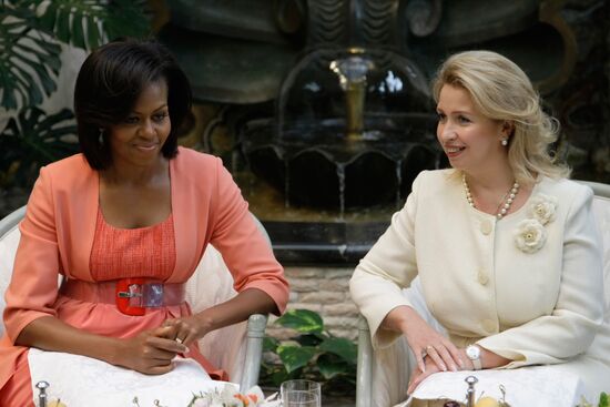 Svetlana Medvedeva meets with Michelle Obama