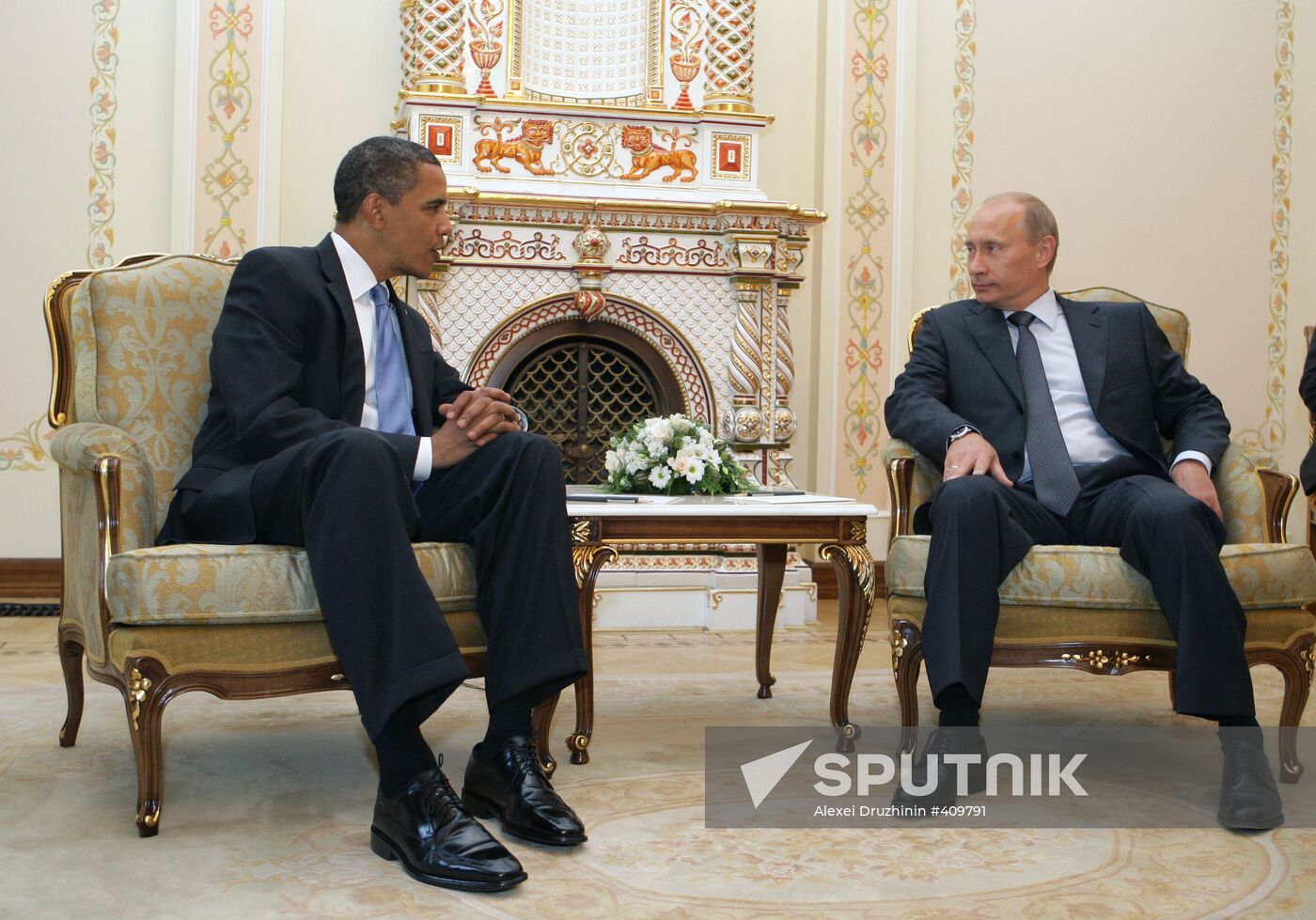 U.S. President Barack Obama meets with Vladimir Putin
