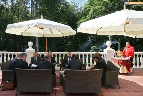 U.S. President Barack Obama meets with Vladimir Putin