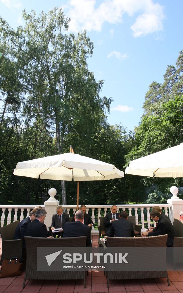 U.S. President Barack Obama meets with Vladimir Putin