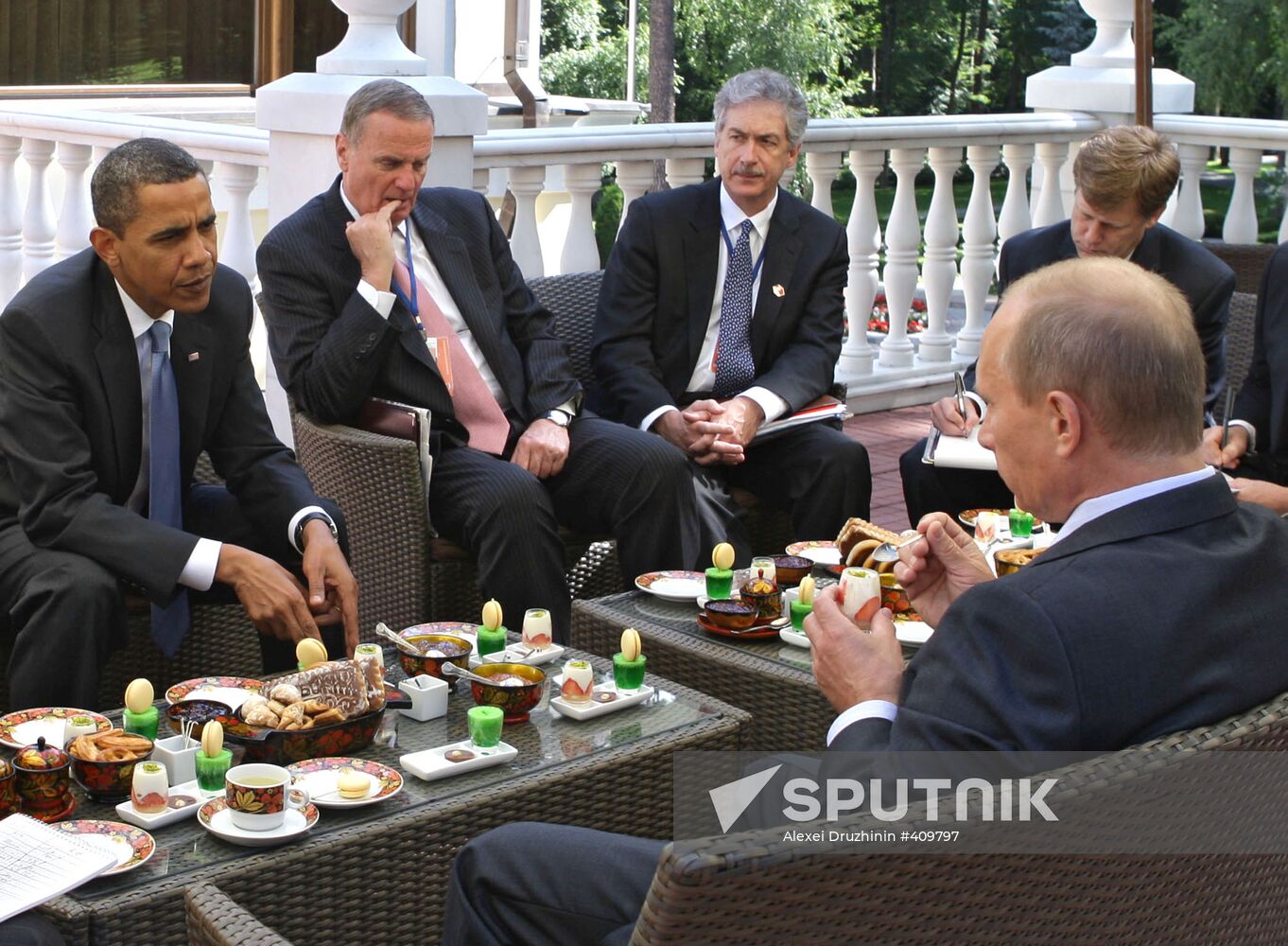 U.S. President Barack Obama meets with Vladimir Putin