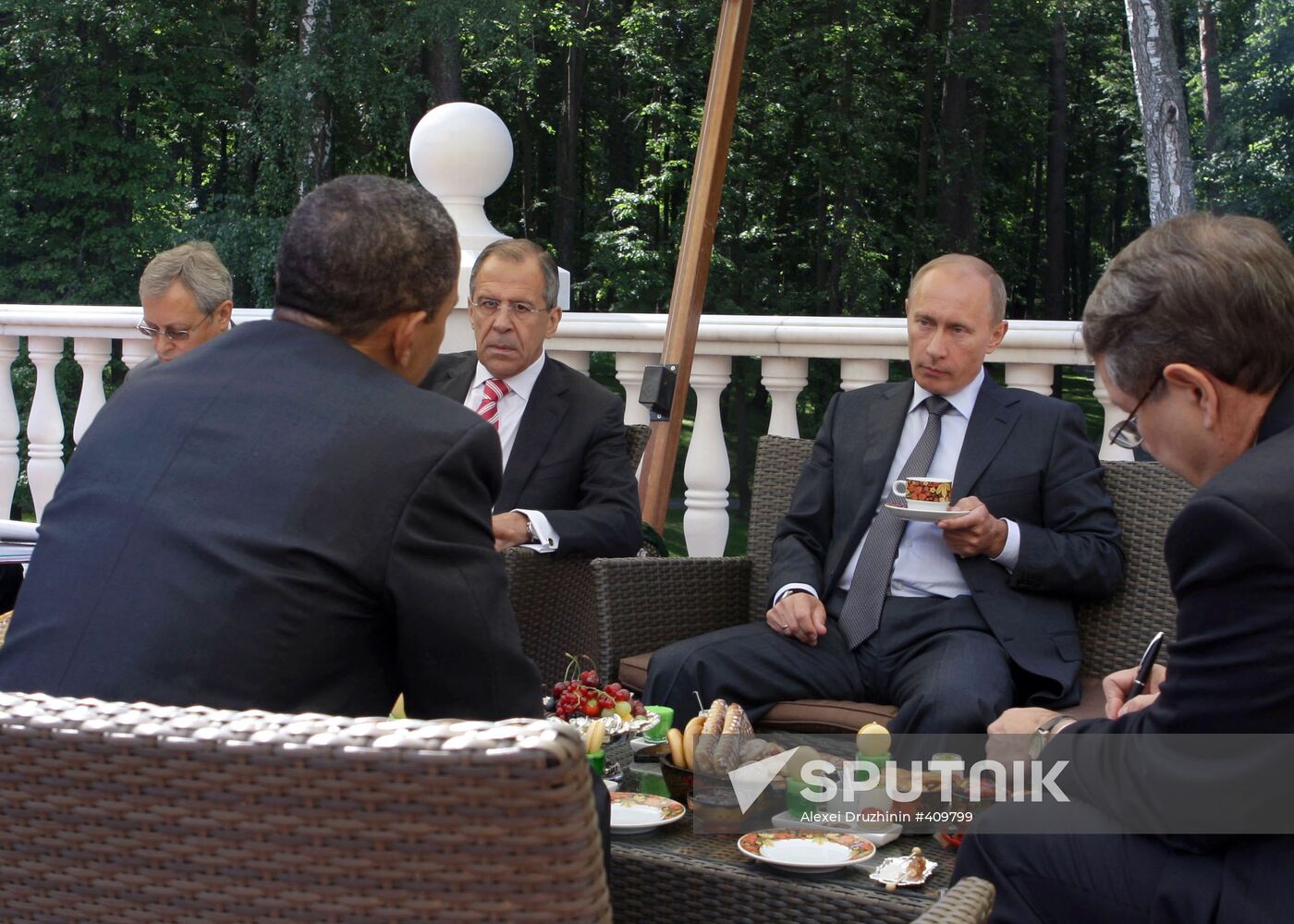 U.S. President Barack Obama meets with Vladimir Putin