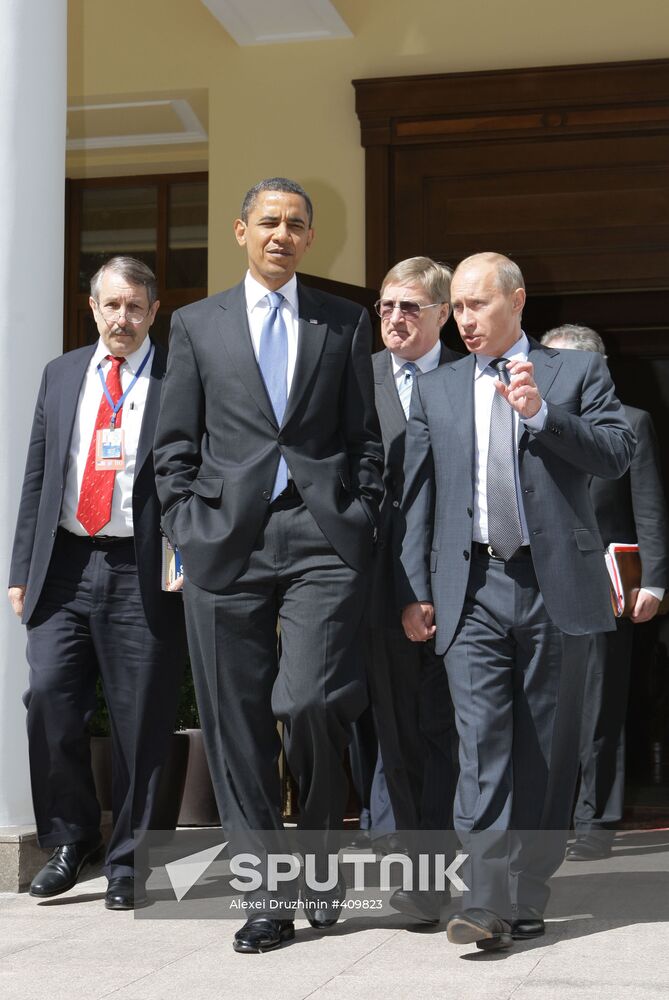 Vladimir Putin meeting with Barack Obama