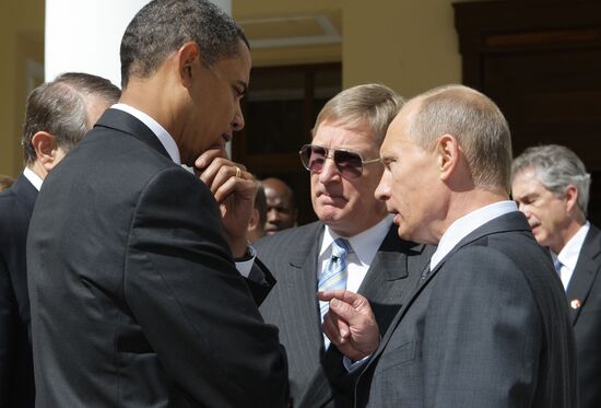 Vladimir Putin meeting with Barack Obama