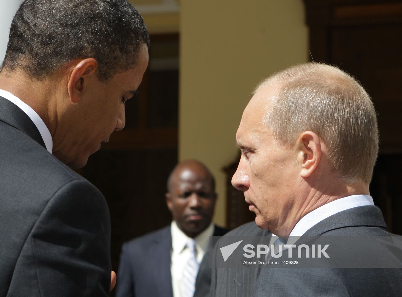 Vladimir Putin meeting with Barack Obama