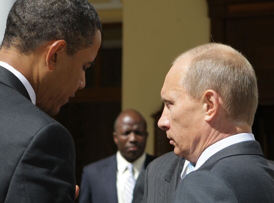 Vladimir Putin meeting with Barack Obama