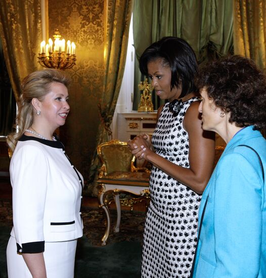 Russian, U.S. first ladies meet at Grand Kremlin Palace