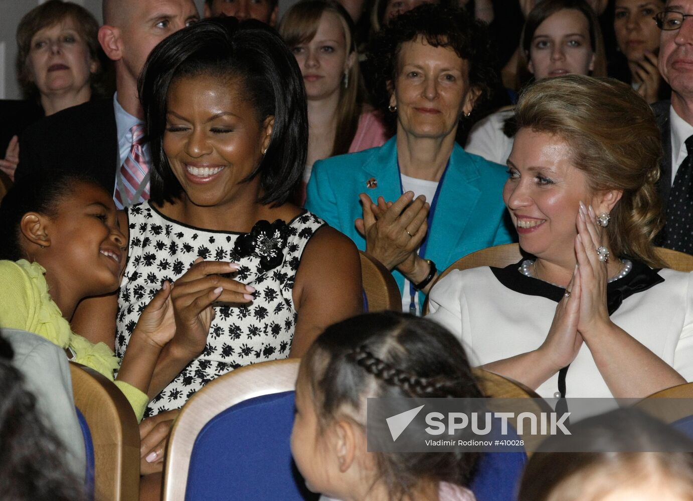 Russian, U.S. first ladies attend charity concert