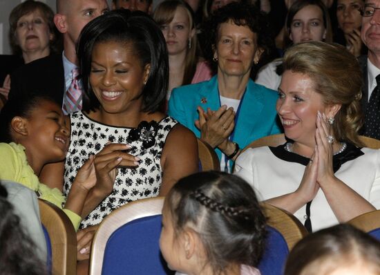 Russian, U.S. first ladies attend charity concert