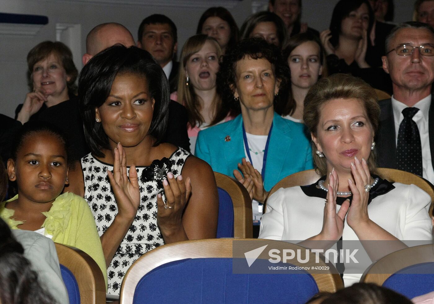 Russian, U.S. first ladies attend charity concert