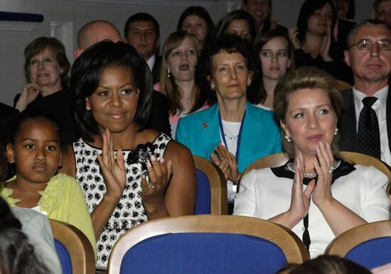 Russian, U.S. first ladies attend charity concert