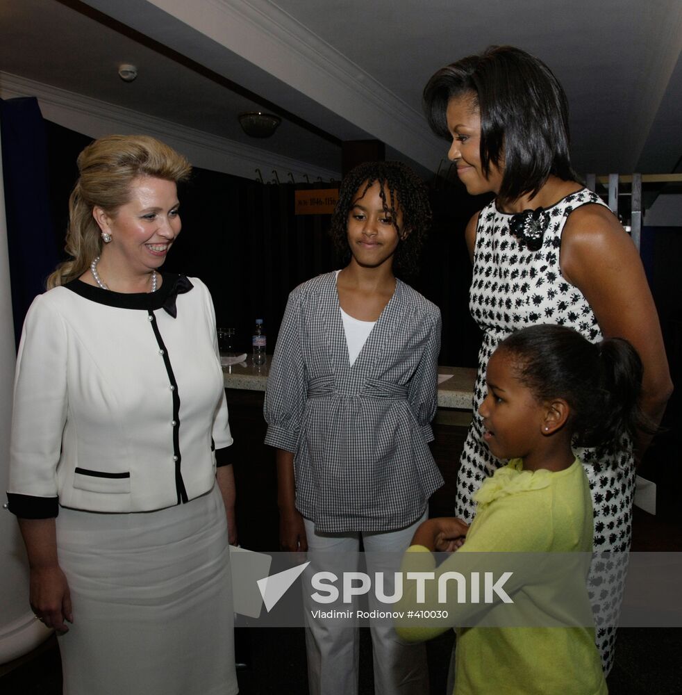 Russian, U.S. first ladies attend charity concert