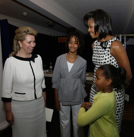 Russian, U.S. first ladies attend charity concert
