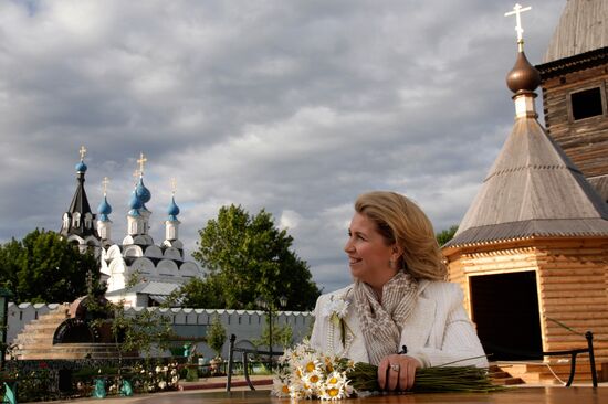 Svetlana Medvedev congratulates Russians
