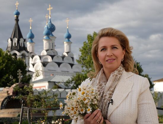 Svetlana Medvedev congratulates Russians