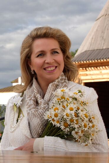 Svetlana Medvedev congratulates Russians
