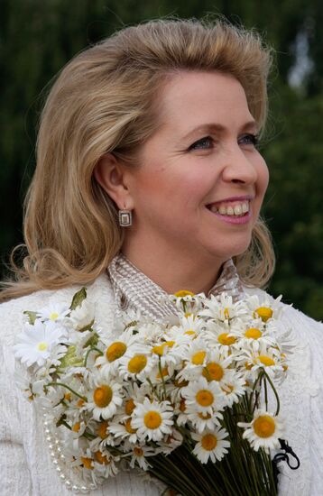 Svetlana Medvedev congratulates Russians