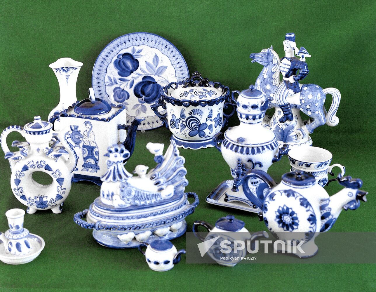 Gzhel porcelain items