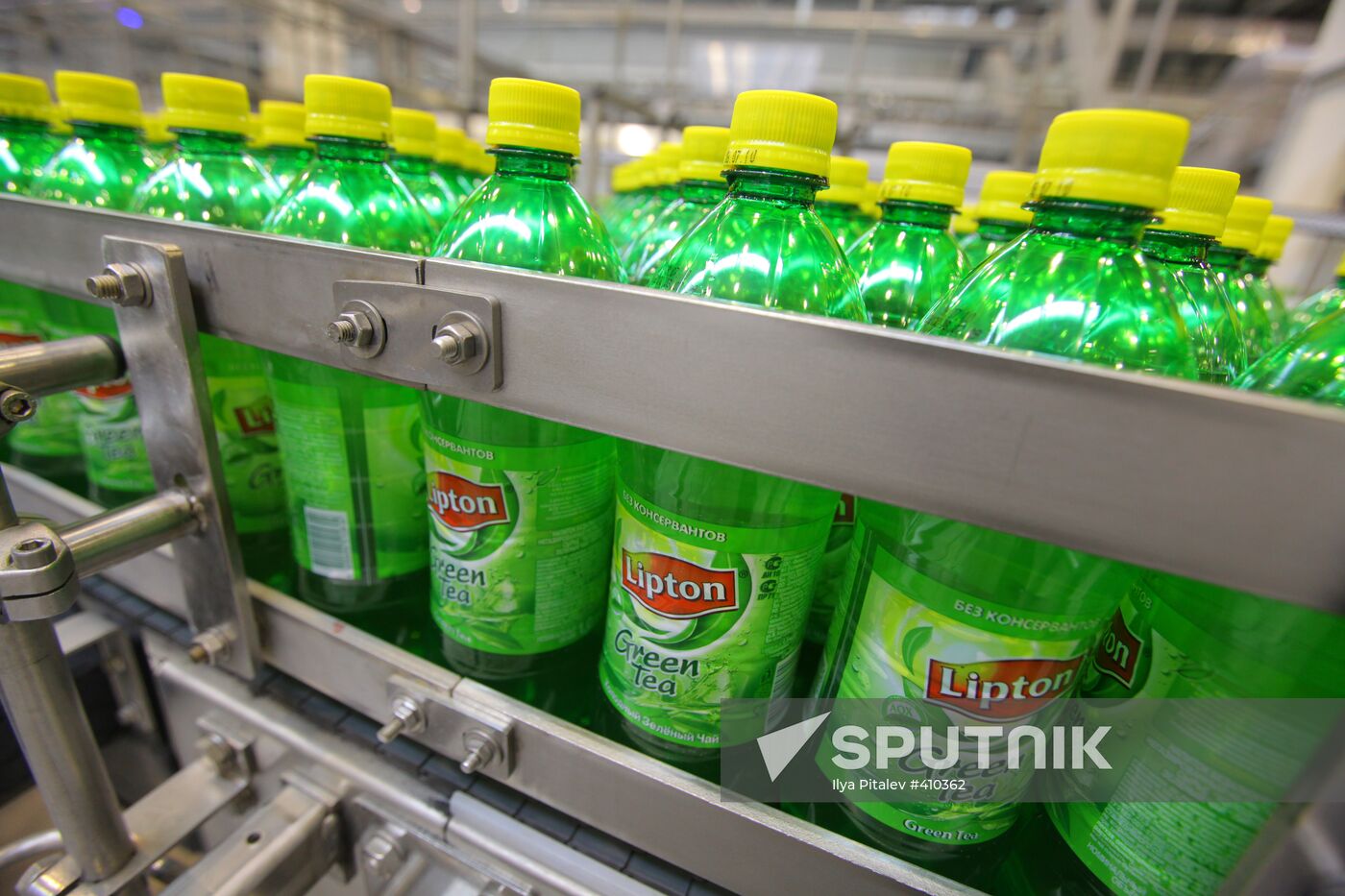 Pepsi Bottling Group opens bottling plant outside Moscow