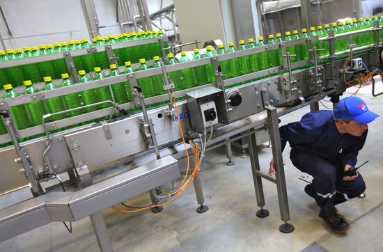 Pepsi Bottling Group opens bottling plant outside Moscow