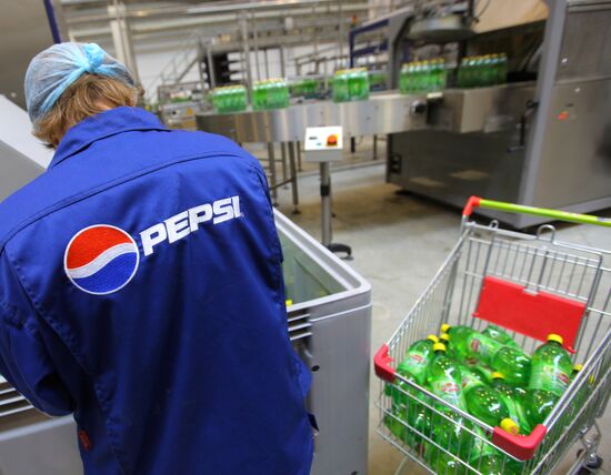 Pepsi Bottling Group opens bottling plant outside Moscow