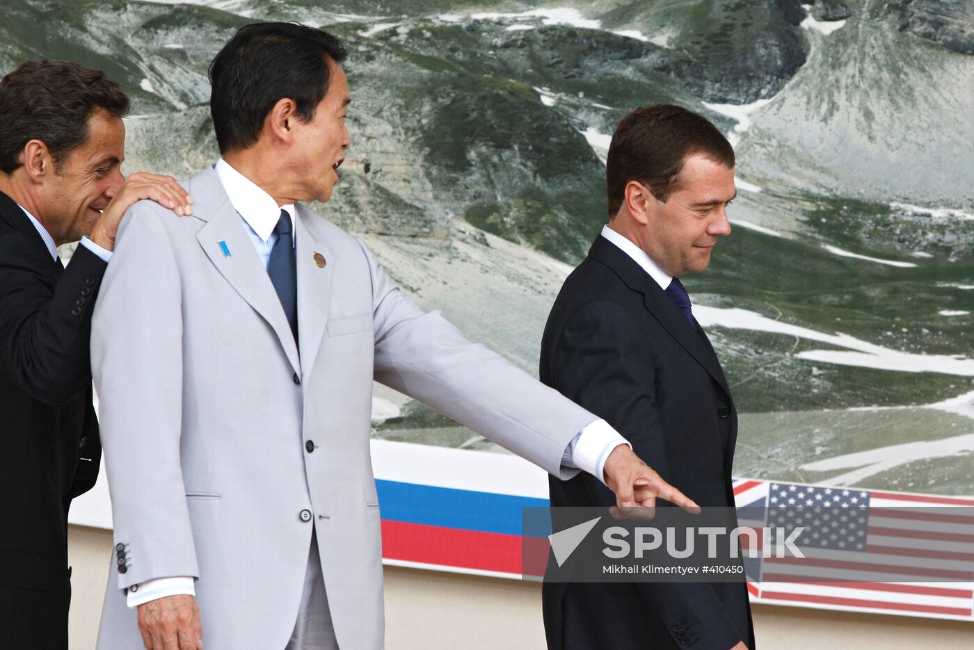 Dmitry Medvedev attends 2009 G8 summit